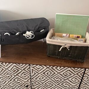 Mint Green Cricut Explorer Air2 + accessories and cover